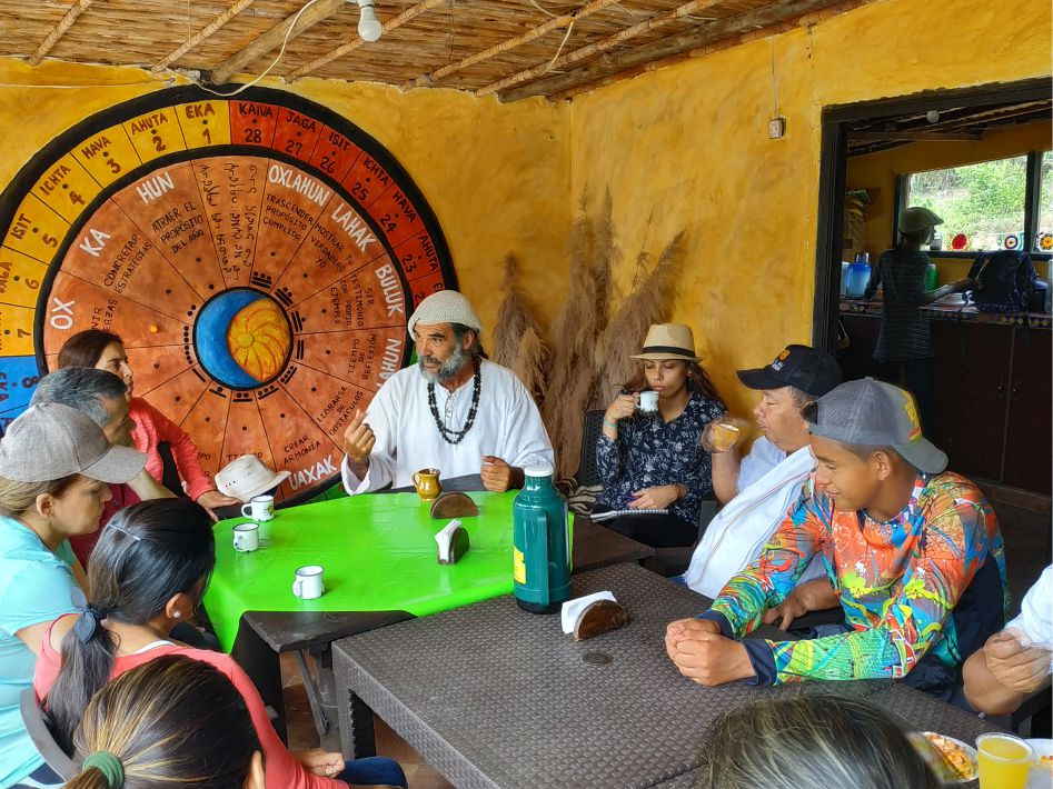 Enseñanza al calor de un café